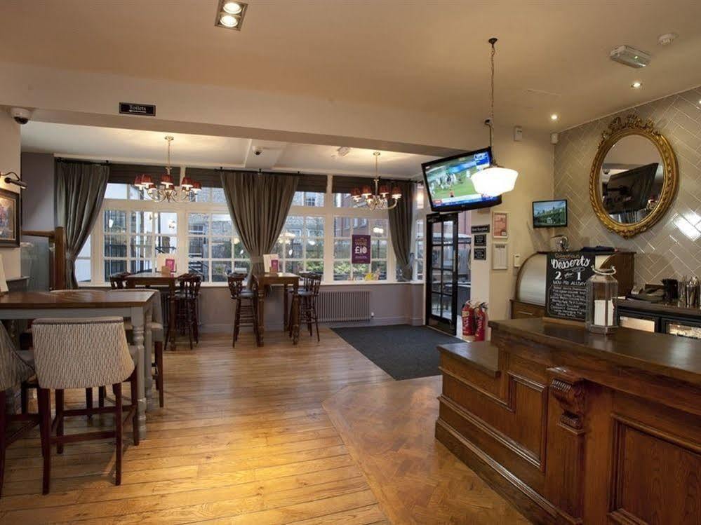 فندق The Goddard Arms سويندون المظهر الخارجي الصورة